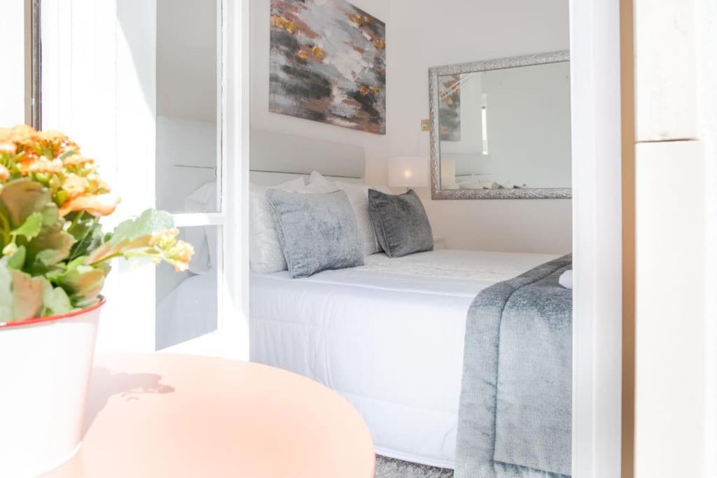 Milena'S Bedroom Nazare Luaran gambar