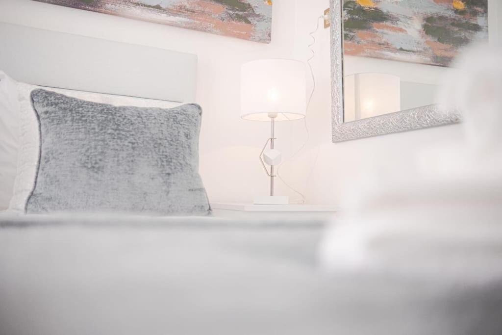 Milena'S Bedroom Nazare Luaran gambar