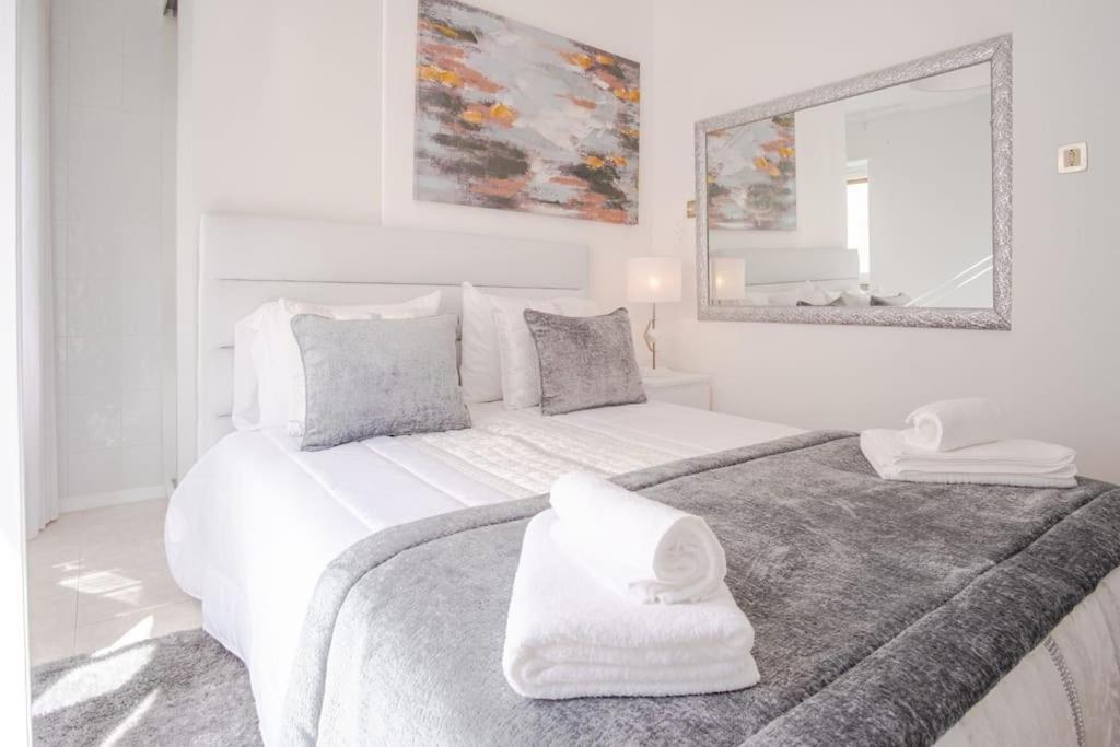 Milena'S Bedroom Nazare Luaran gambar
