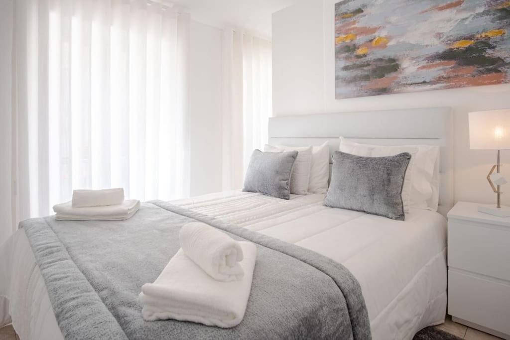 Milena'S Bedroom Nazare Luaran gambar
