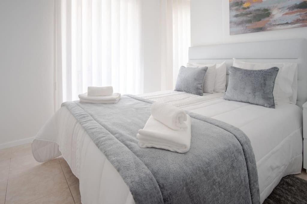Milena'S Bedroom Nazare Luaran gambar